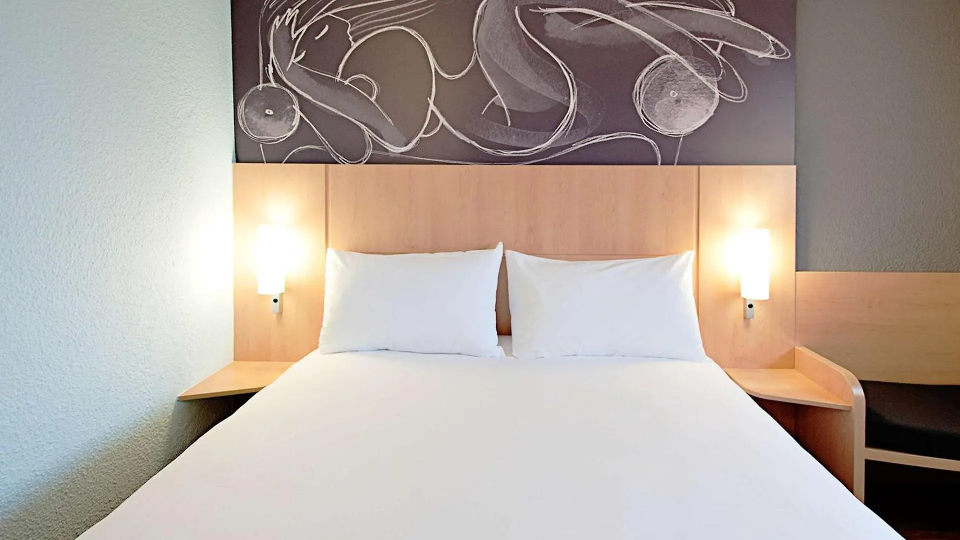 Ibis Barcelona Meridiana 2*,