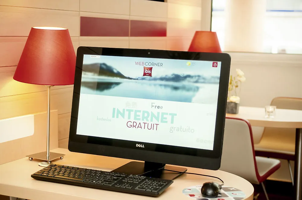 Ibis Barcelona Meridiana 2*,