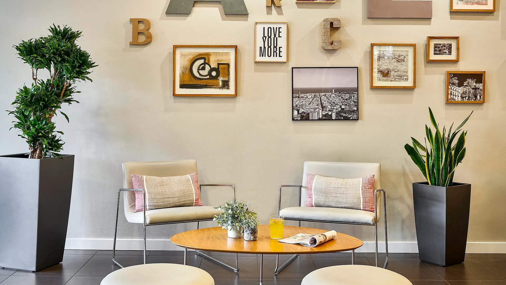 Ibis Barcelona Meridiana 2*,