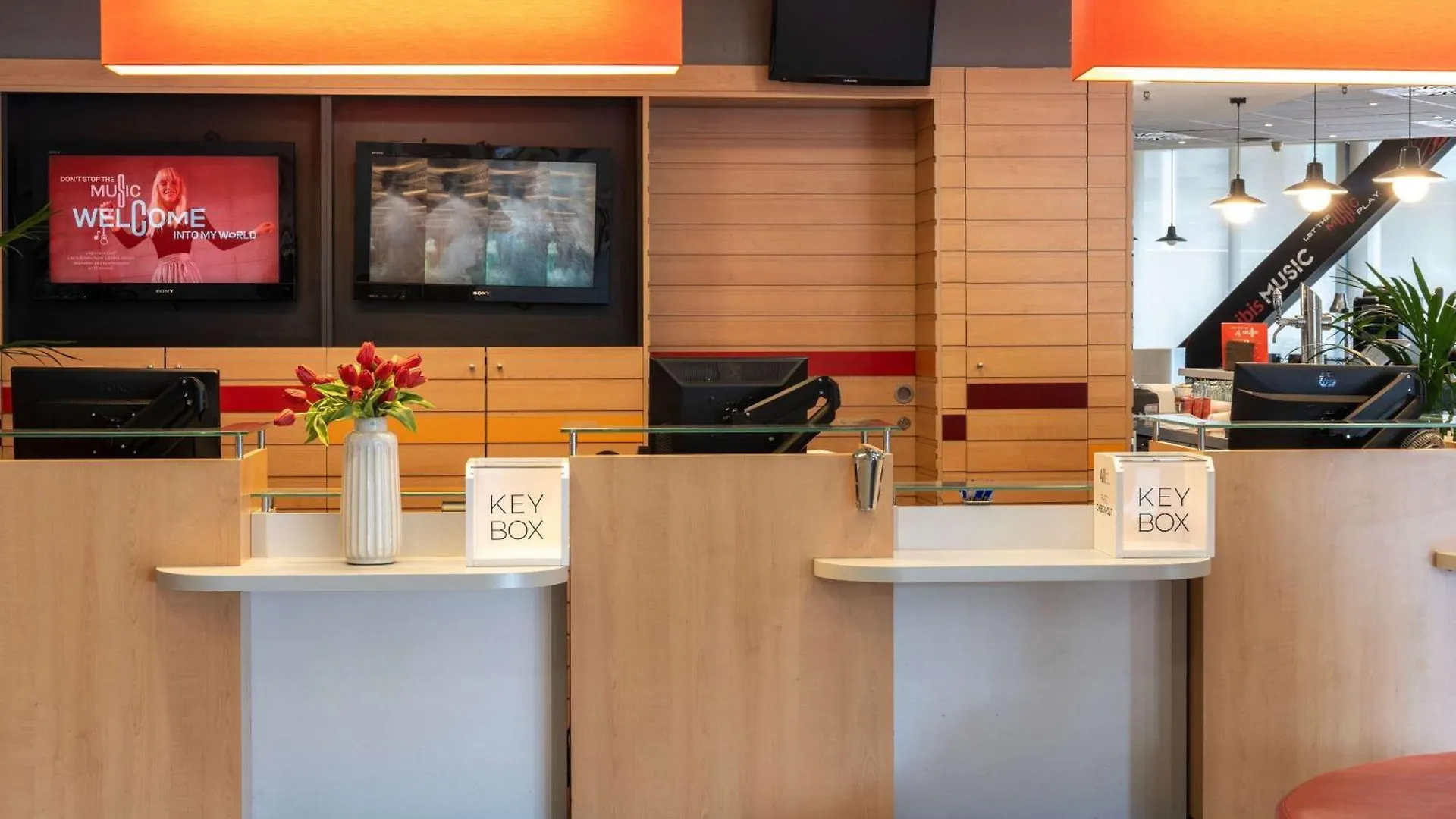 Ibis Barcelona Meridiana 2*,
